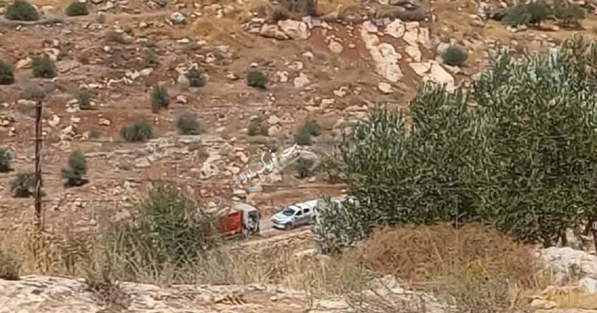 قوات الاحتلال تجبر بلدية بيت فوريك على تسليم مركبة نفايات تحت التهديد